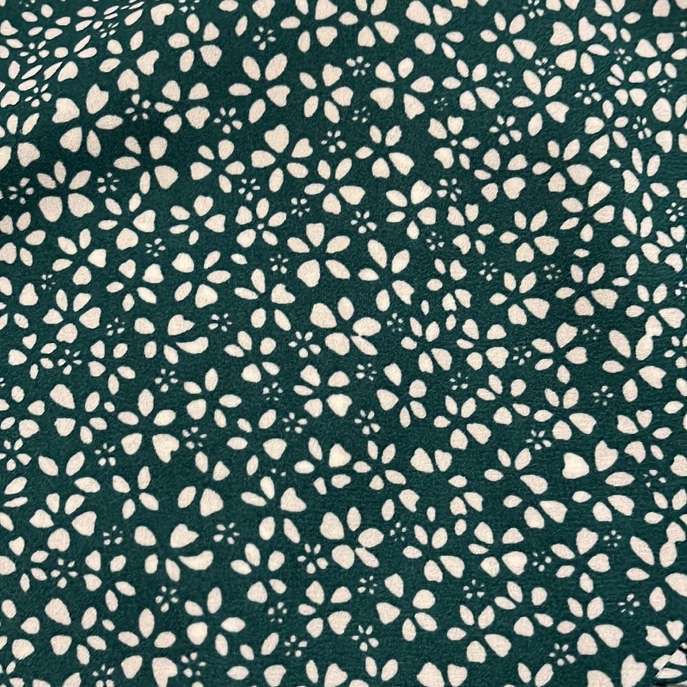Green and white floral skirt - Picture 2 of 7
